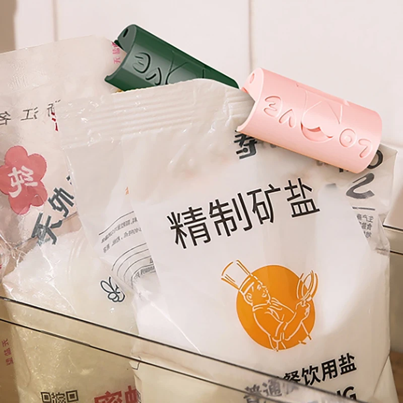 6PCS Mattress Holder Quilt Bedspread Pin Clip Plastic Non-slip Clip Bed Sheet Clip Button Bed Sheet Household Towel Clothes Peg 5