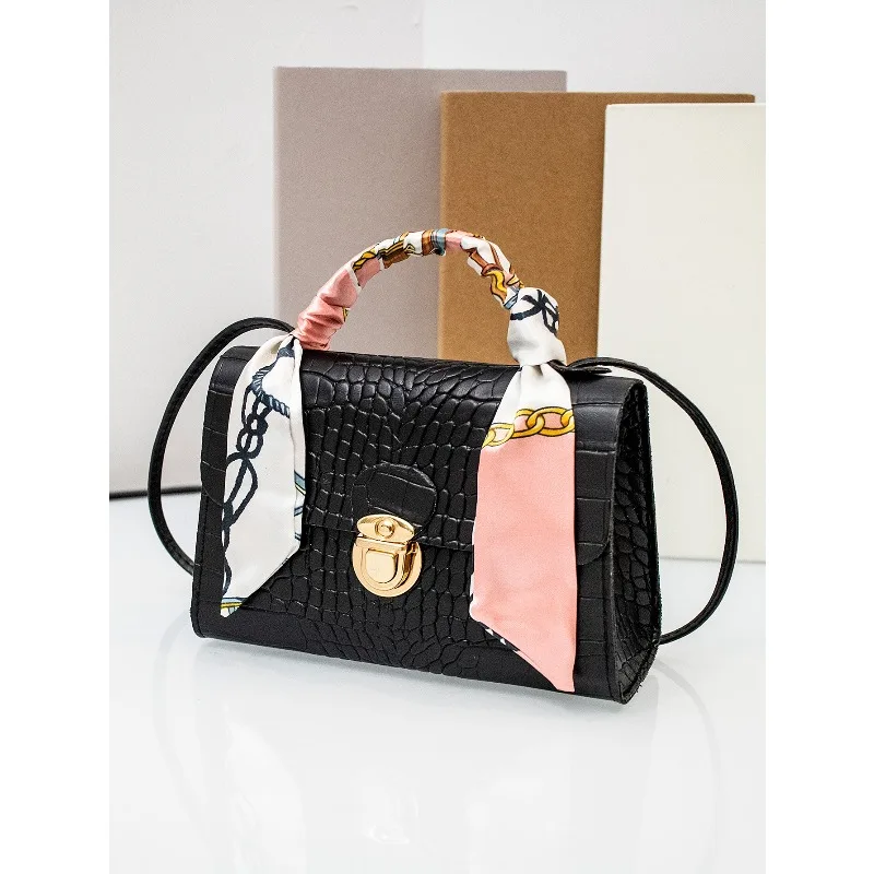 Neu eingetroffene Damen-Umhängetasche mit Krokodilmuster, koreanische Mode, lässige Allround-Handtasche, Tragetasche mit Schal – Detail 13