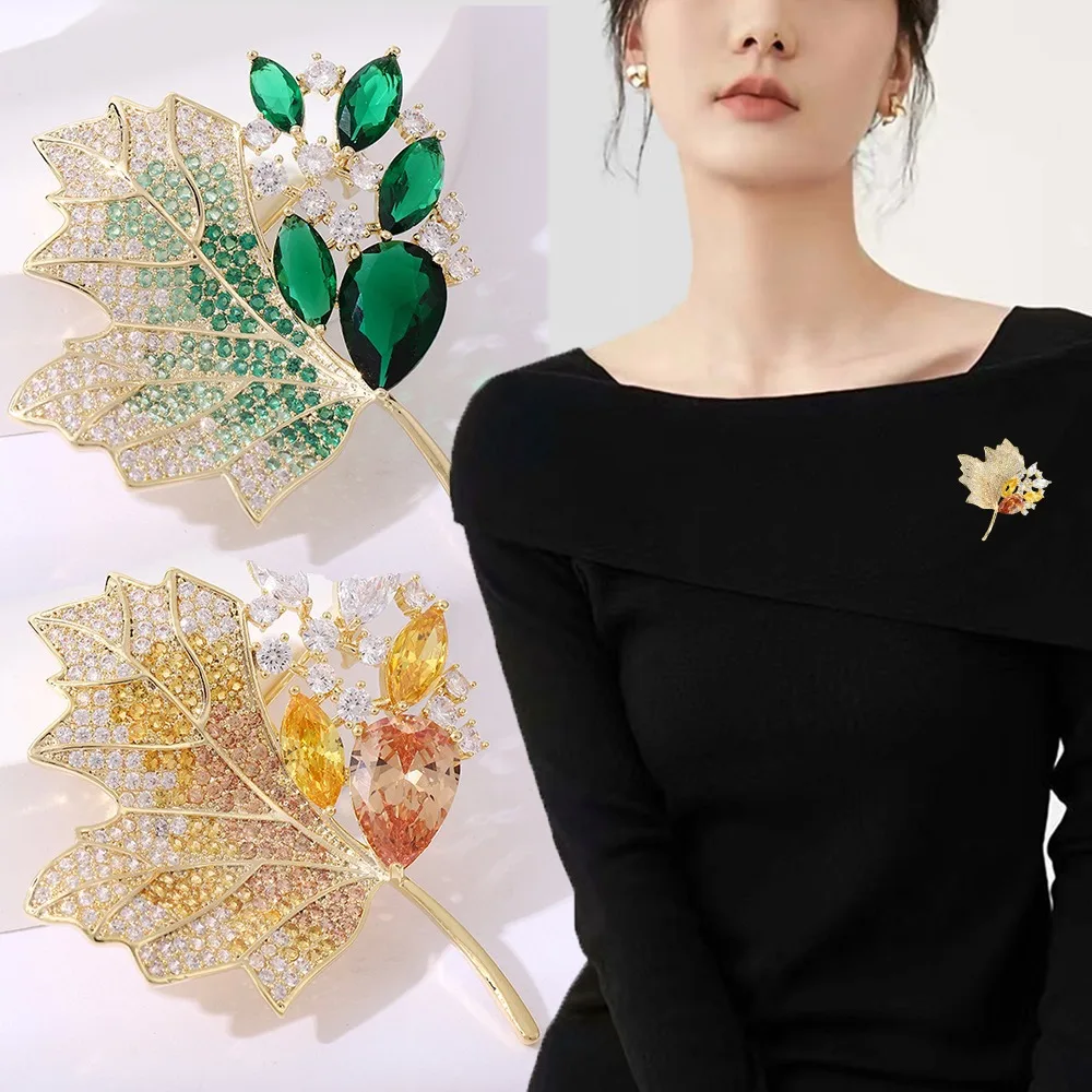 Rhinestone สีแดง Maple Leaf เข็มกลัดคริสตัลดอกไม้ Lapel Pin ผู้หญิงหมวกผ้าพันคอกระเป๋าอุปกรณ์เสริมของขวัญวันวาเลนไทน์ 1