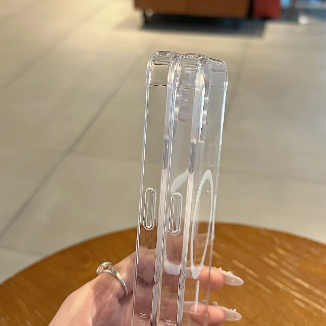 Transparent Magnetic Protective Phone Case with TPU Sides and Plastic Back