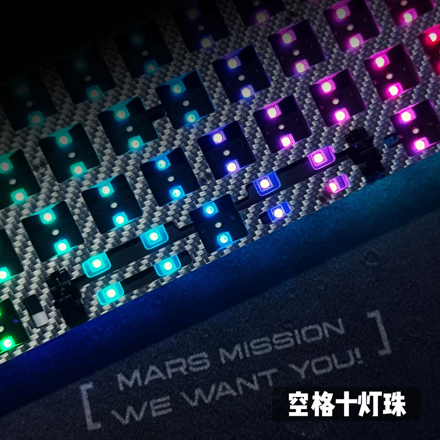 에버글라이드 AE64 프로 HE 게이밍 키보드 홀 이펙트 마그네틱 스위치 지원 RT 0.001MM 8kHz 폴링 레이트 듀얼 RGB ADC 링크 SOCD MT