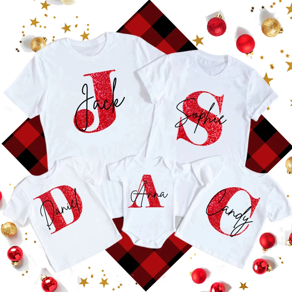 thumbnail image 2 of Camiseta personalizada con inicial navideña para toda la familia, nombre personalizado, mamá, papá, hija, hijo, conjuntos para bebé, tops, ropa para niñas y niños, 2 of 5