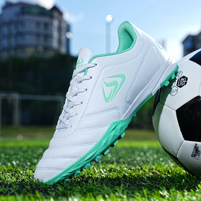 Chaussures de football professionnelles pour hommes, baskets de football pour adultes, futsal d'intérieur, ultralégères, coordonnantes, vêtements de sport, bottes à pied degrés, neuves