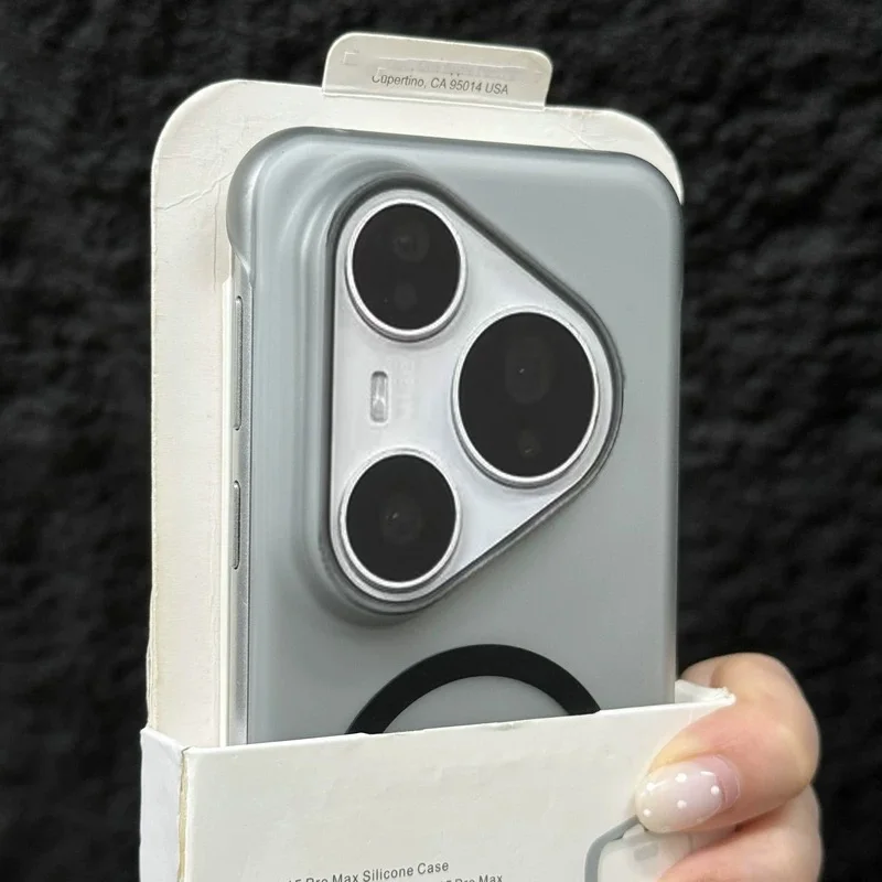 Sleek Transparent Ultra-Thin Magnetic Charge Case - Frameless PC Cover