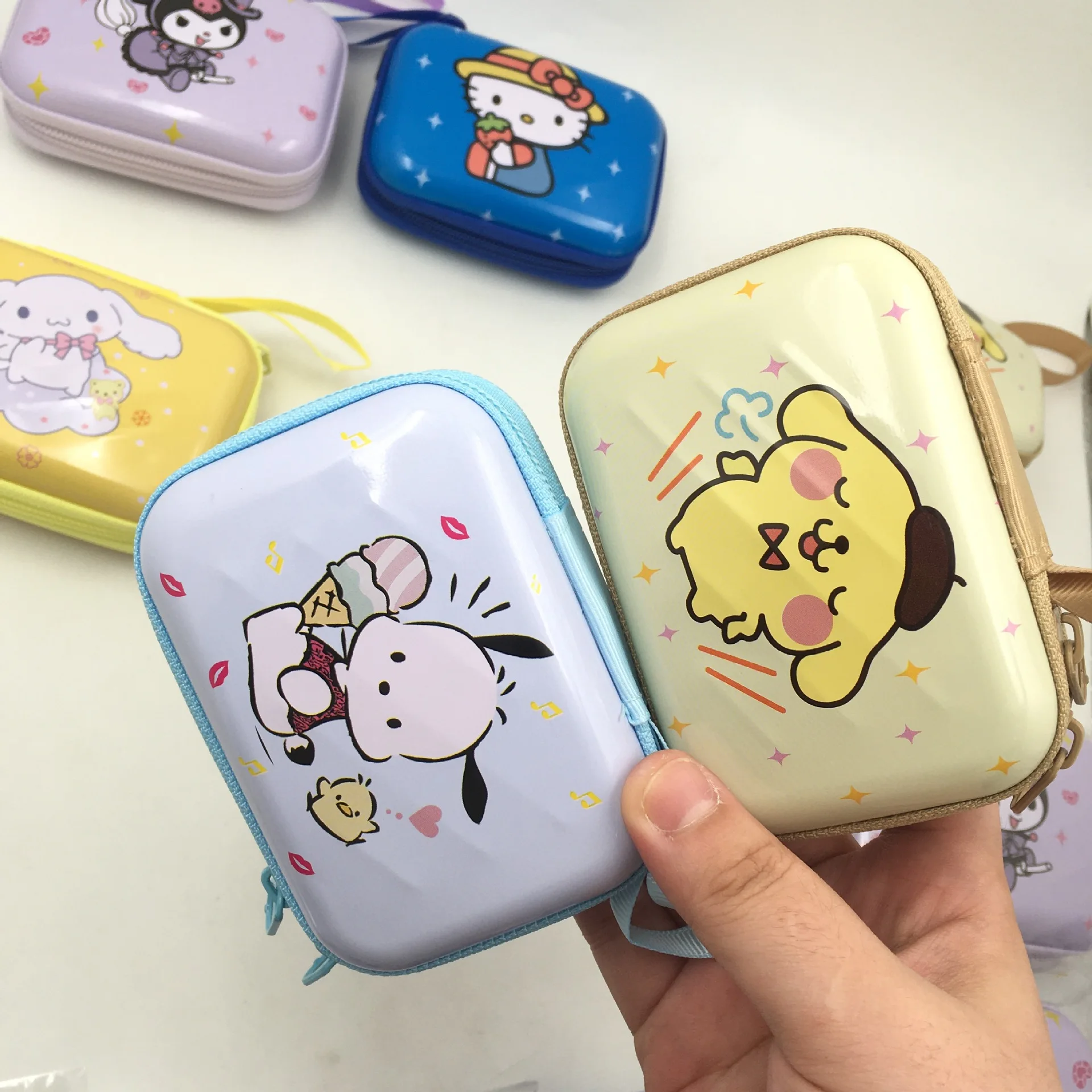 

Hot Sanrio Cute Hello Kitty Zero Wallet Kuromi Cinnamoroll Pochacco Earphone Storage Box Kindergarten Prize Gifts Wholesale