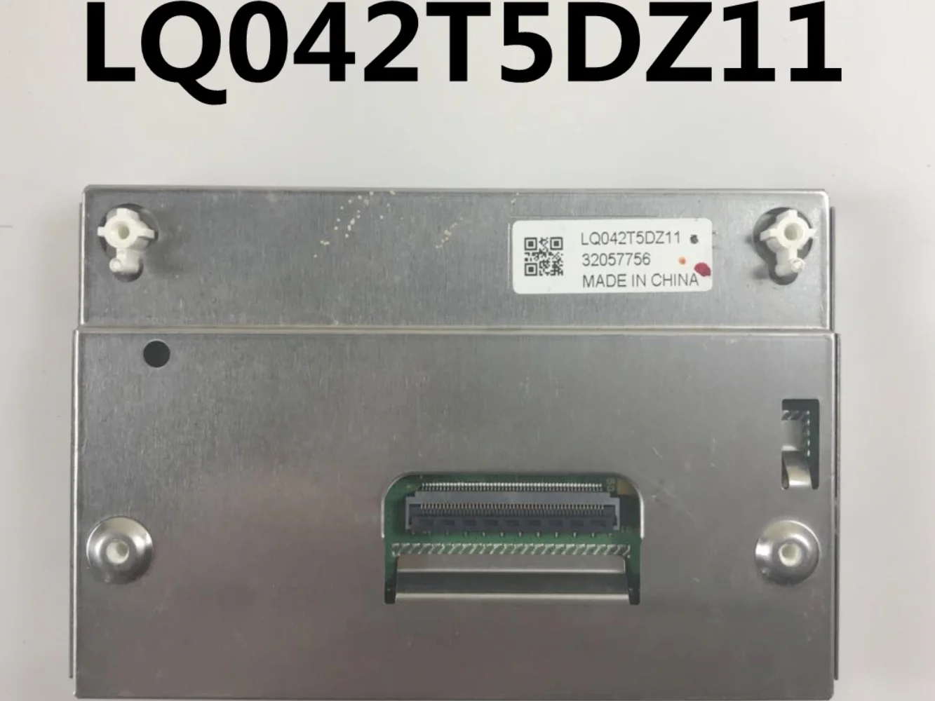 Рисунок 4 - ЖК-экран LQ042T5DZ11