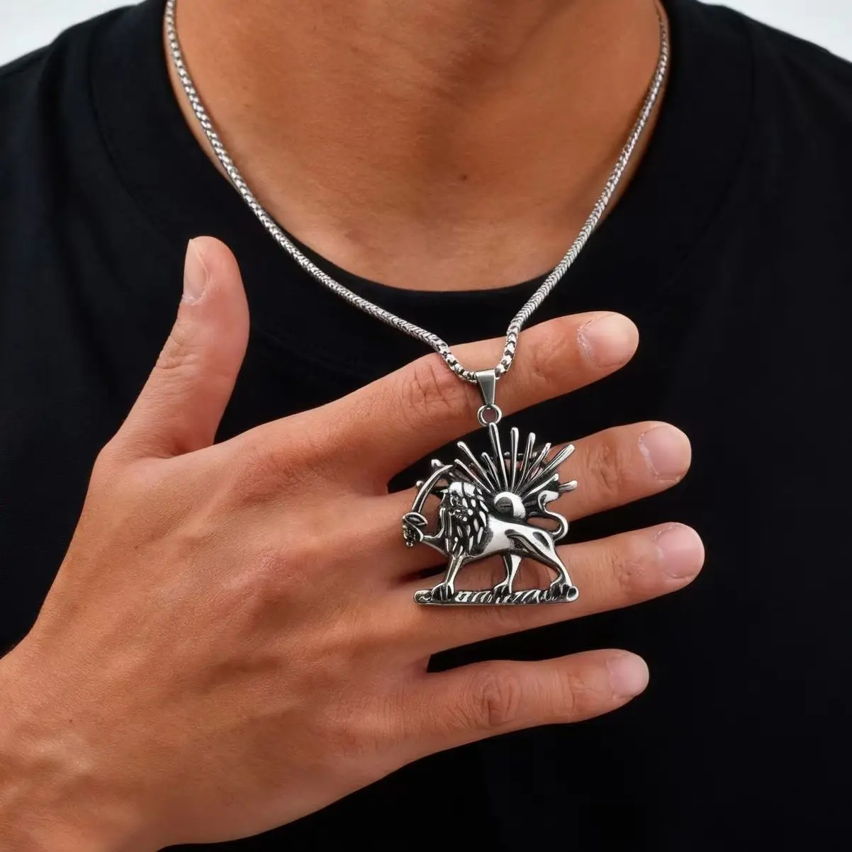 Persischer Löwe und Sonne Anhänger Halskette für Männer, Edelstahl Persien Shamshir Löwen-Halskette, Iranischer Modeschmuck Geschenke