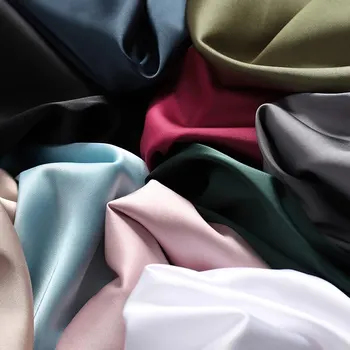 بلوزة سباغيتي نسائية ، رقبة على شكل حرف V ، كامي أبيض أساسي ، توبات بدون أكمام من الحرير الساتان ، قميص قصير صيفي نسائي ، 6