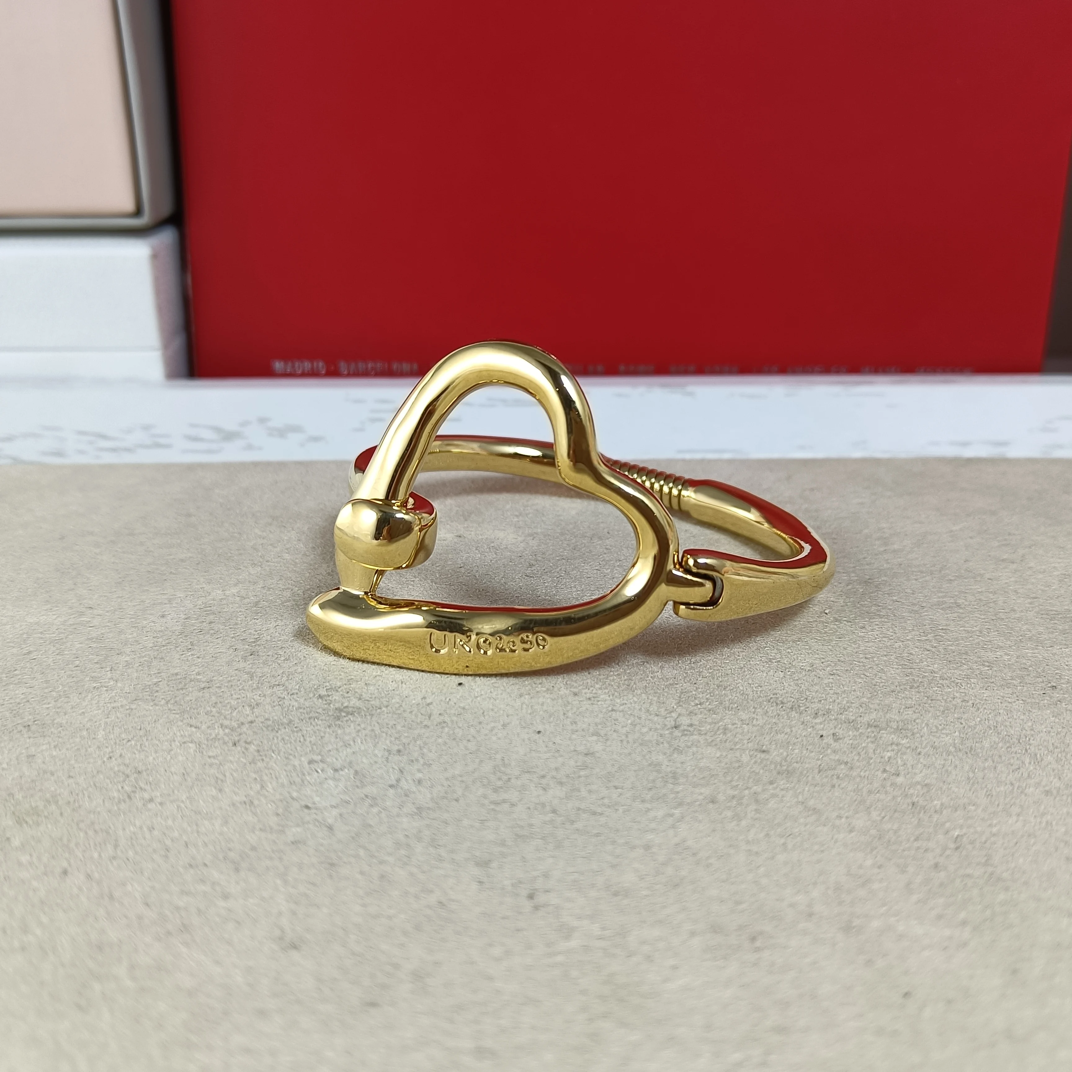 Popular In European and American Original Fashion Electroplating 925 Silver 14K Gold Heart-shaped Bracelet Niche Jewelry Gift
