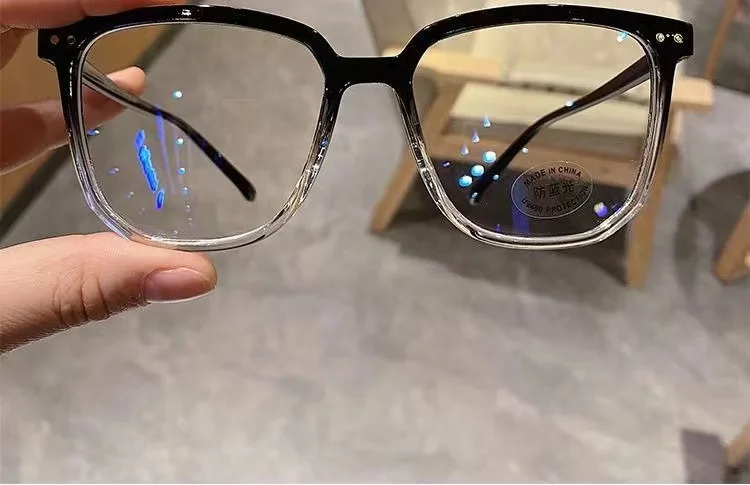 Women's Retro Flat Frame Anti-Blue Light Glasses