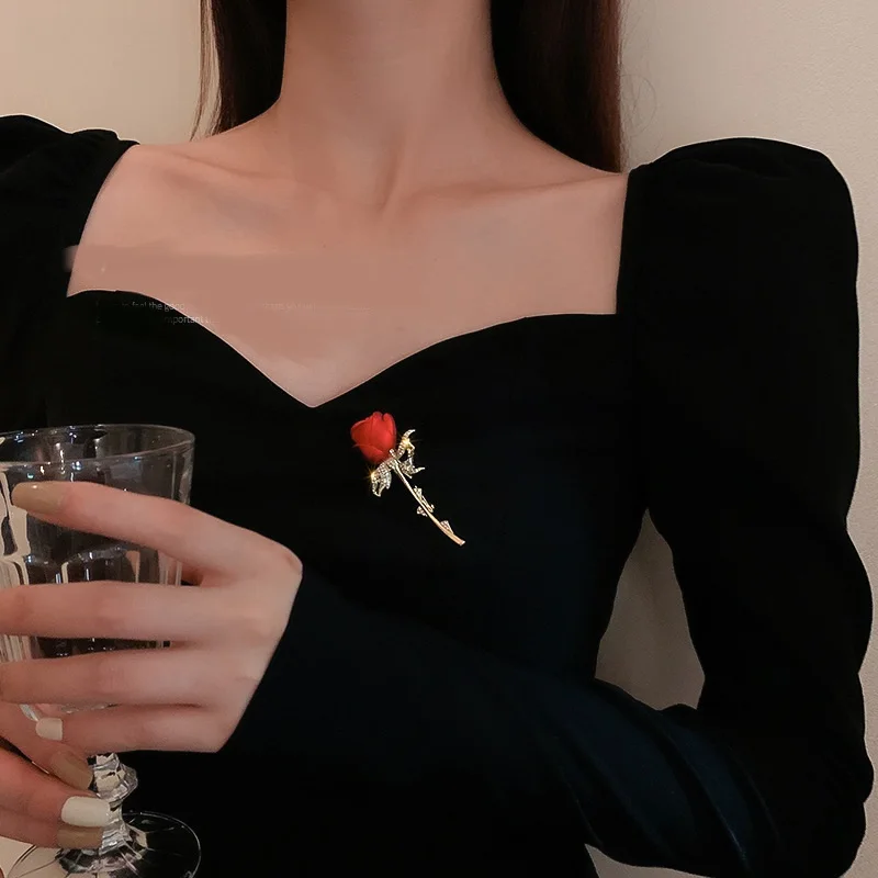 

Exquisite Lady Brooches Onerose Flower Crystal Shiny Breastpin Party Valentine Date Dress Suit Brooch Pin Accessories