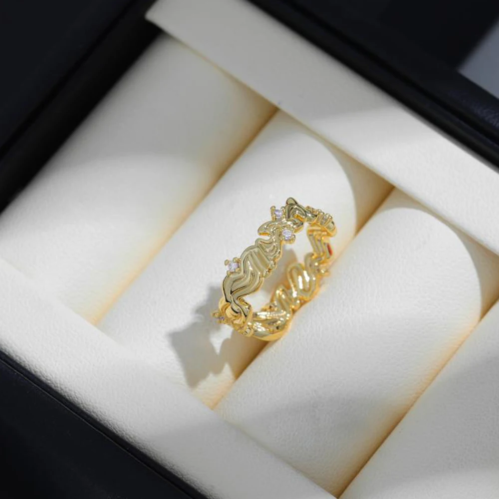 Vintage Aesthetics Twisted Round Circle Wedding Ring for Women Personality Senior Minimalist 18K Gold Plated Zircon Ring Bijoux