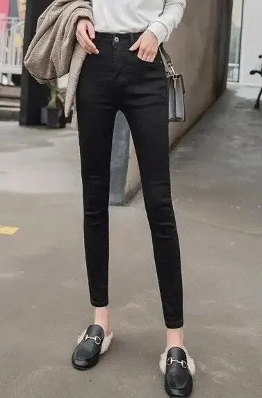 Black skinny pants without Velvet
