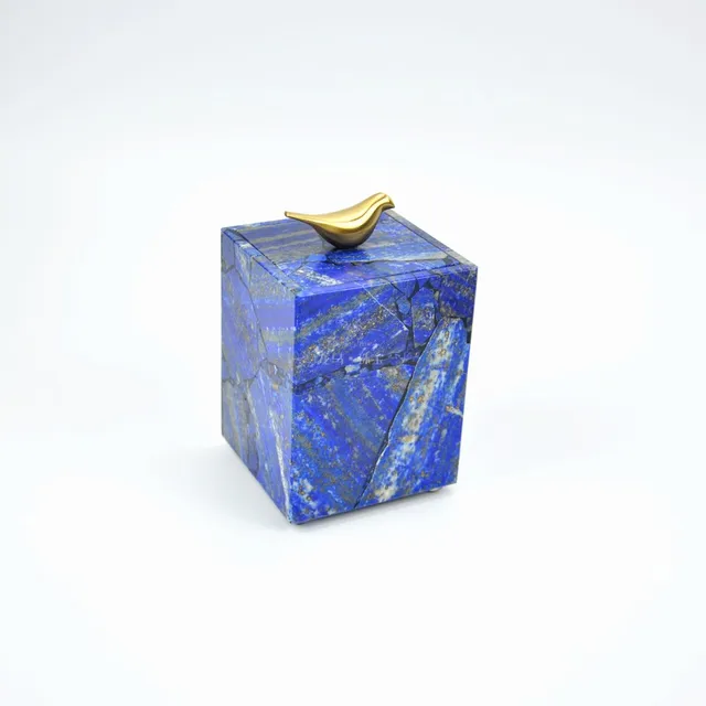 욕실에 우아함과 스타일을 더하는 고귀한 위생 용품