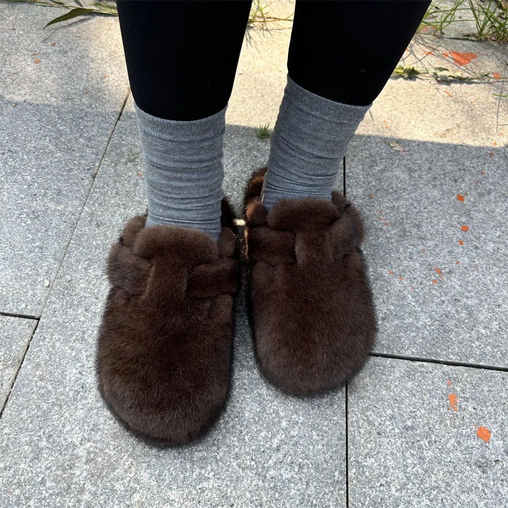Damen-Hausschuhe aus Kunstfell, warme Winter-Hausschuhe für Damen, flache, bequeme, flauschige Mules, im Angebot. – Detail 18