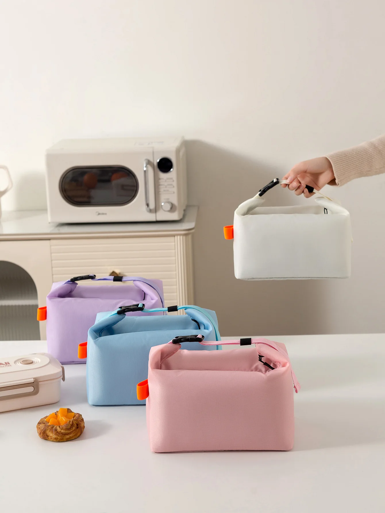 Portable Insulated Lunch and Food Storage Bag with Aluminum Foil Lining