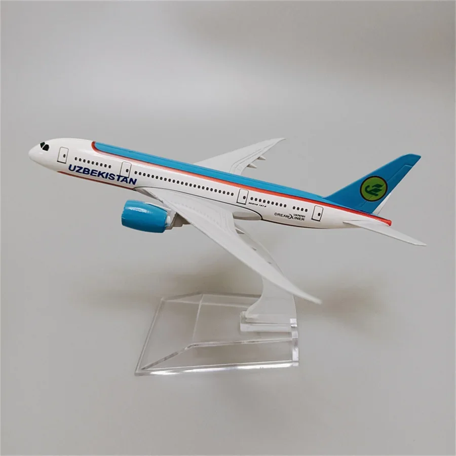 정밀한 디테일과 견고한 금속 소재로 제작된 UZBEKISTAN 항공 보잉 787 B787 비행기 모형