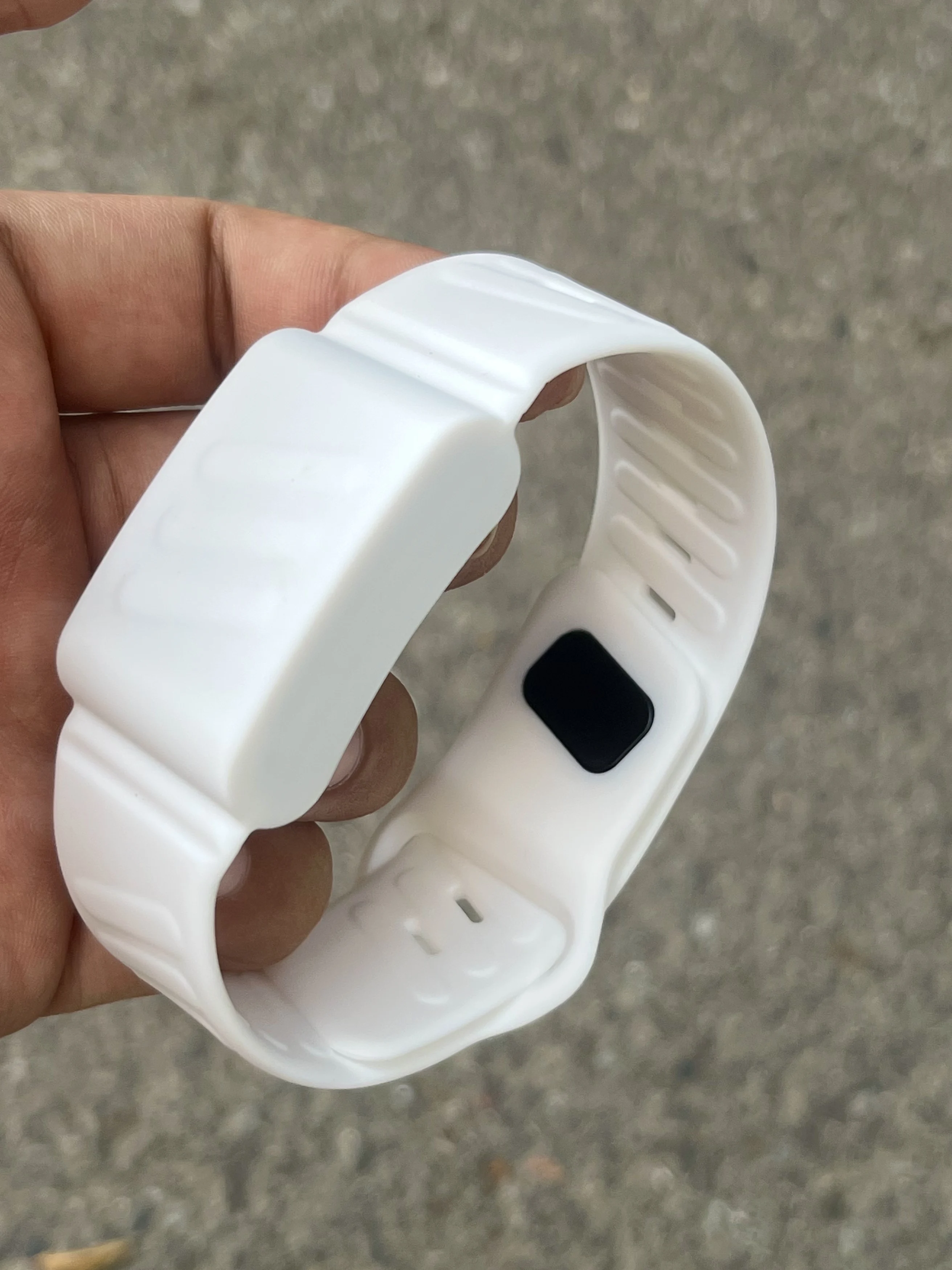 Comfortable and Durable Silicone Sports Wristband for Men & Women