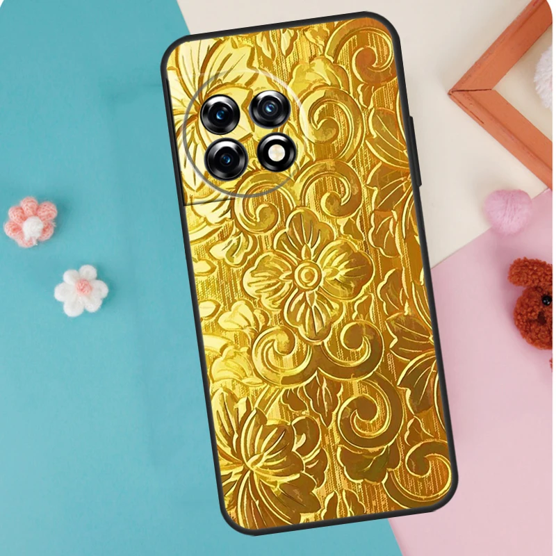 Gold Floral Pattern Phone Case - Elegant Protective Cover