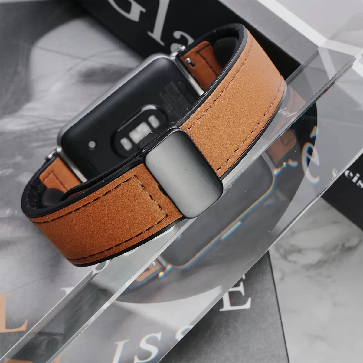 Luxurious Leather and Silicone Magnetic Buckle Watch Strap Bracelet