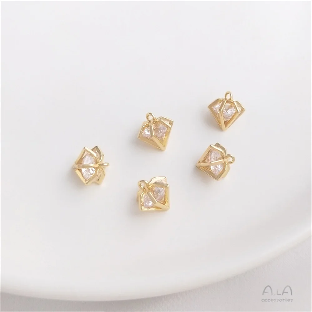 Рисунок 5 - Подвеска из циркония с покрытием