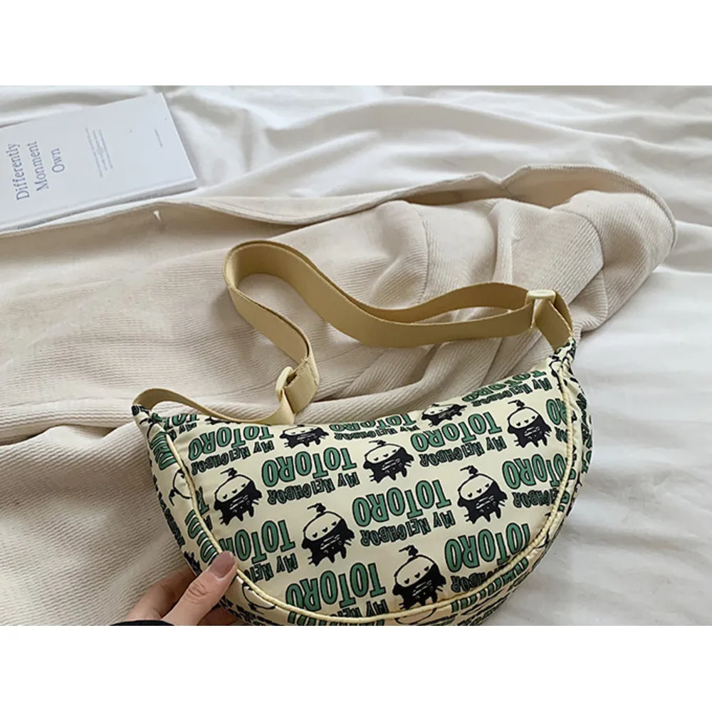 Knödel Schulter Mode Cartoon Anime Unterarm Dutt Lässig Niedlich Rolling Edge Farbe Kontrastierende Umhängetasche_voghion.com