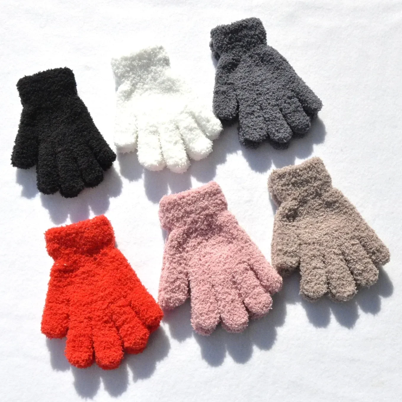 

Children Gloves Winter Kids Coral Fleece Thicken Baby Plush Furry Full Finger Mittens Soft Gloves Keep Warm For 5-11Years Old