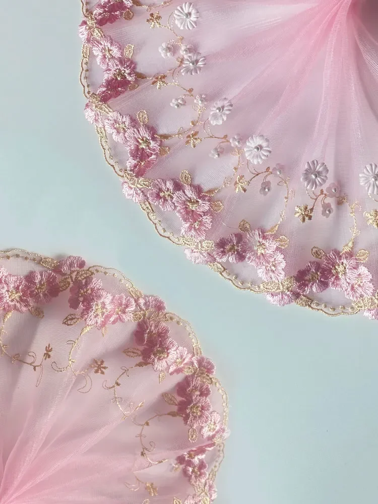 Tessuto in pizzo di tulle ricamato floreale: abito da sposa con applicazioni di fiori 3D - Italia