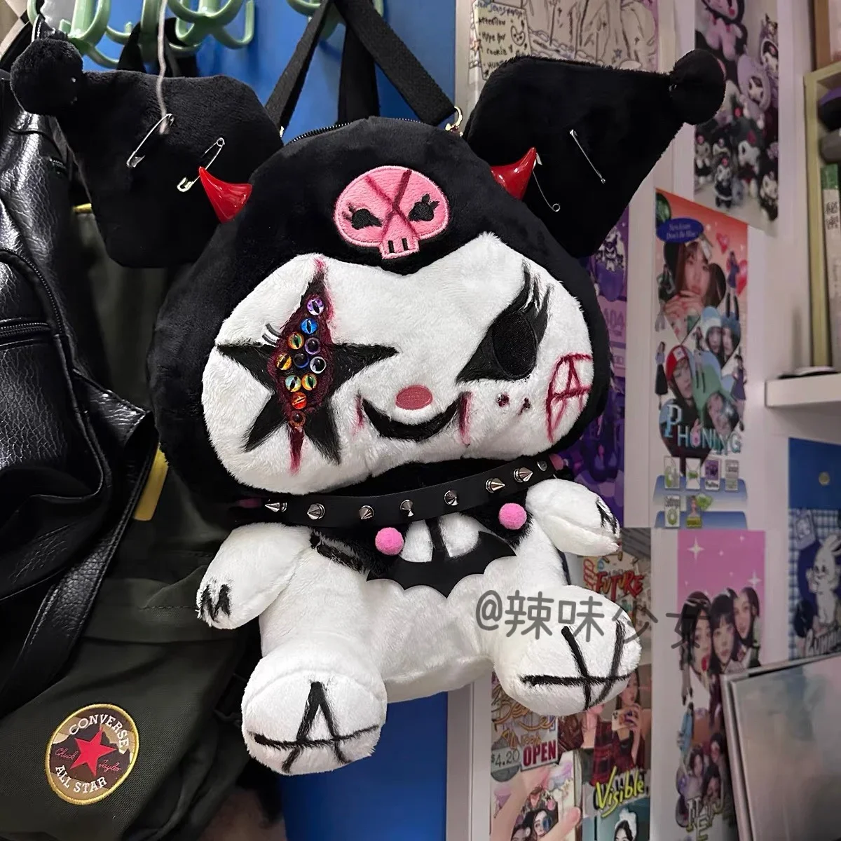 

Sanrio Kuromi Melody женский рюкзак ручной работы Y2k уличный Готический пряный плюшевый рюкзак для девушек Американский панк забавная сумка через плечо