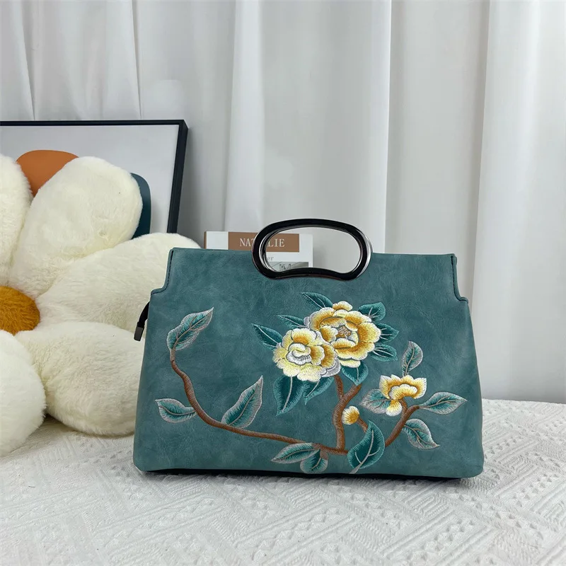 Female Chinese style high-end fashion trend cheongsam bag retro embroidery with casual versatile handbag
