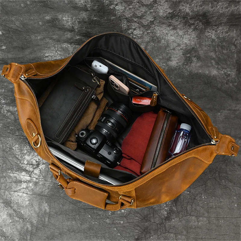 Genuine Crazy Horse Leather Men Travel Bags With Rivet Big HandBag For Male Cowhide Duffel Bag Mans Travelling Bag luxury