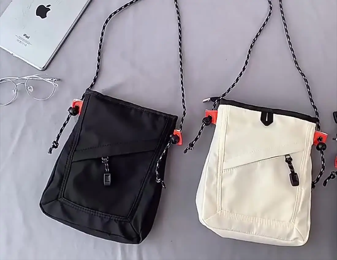 Peicees Borsa A Tracolla In Pelle PU Per Donna – Impermeabile, Leggera (0,3 Kg), 5 Scomparti, Con Foro Per Auricolari, Per Viaggi E Escursioni