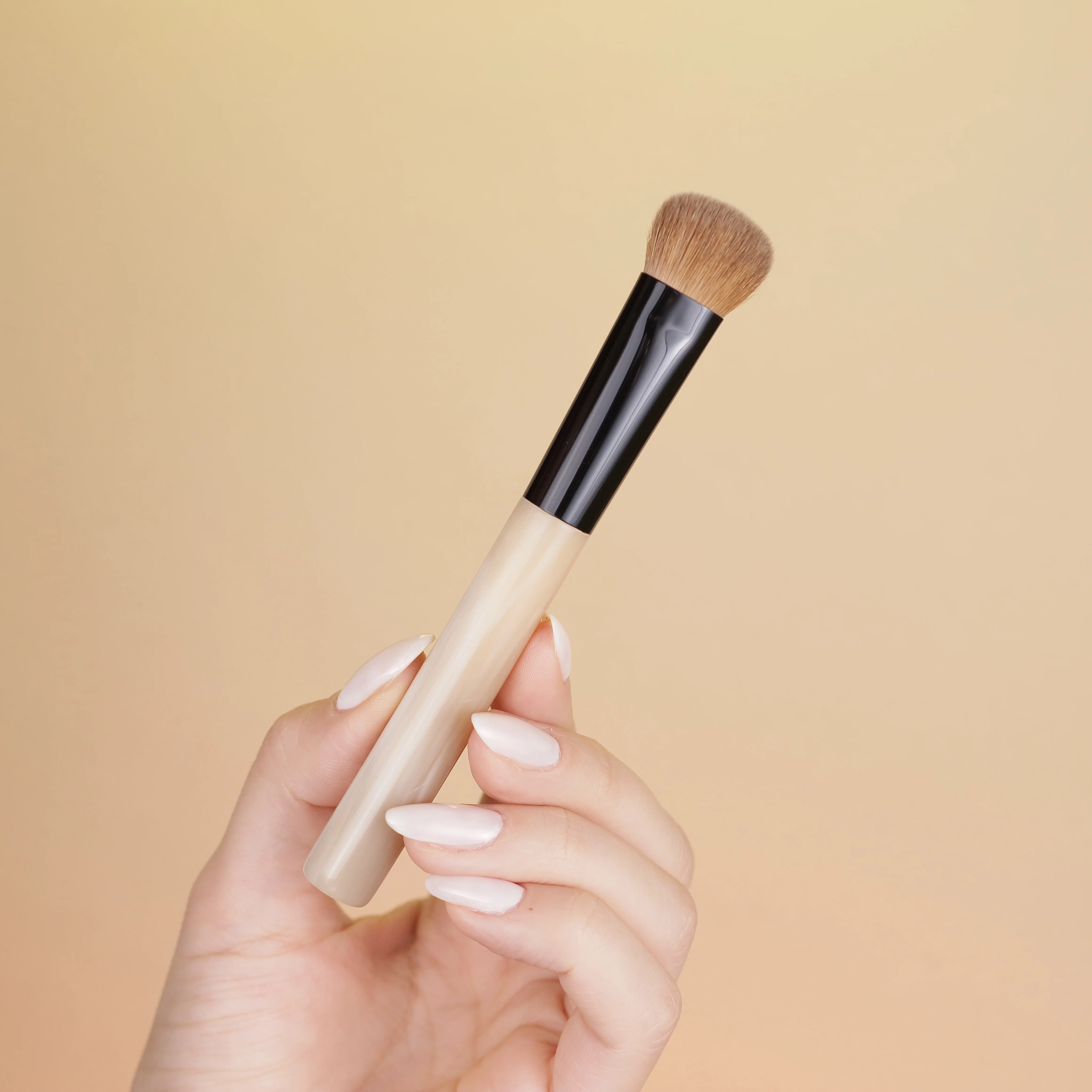 Qiaolianggong Professional Handmade Makeup Brush Kolinsky Hair Flat Round concealer Brush 2