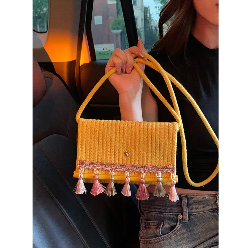 

New Fashion Women's Cotton Rope Weaving Crossbody Bag Handmade Tassel Women's Shoulder Bag Retro Ethnic Style Postman Bag Travel