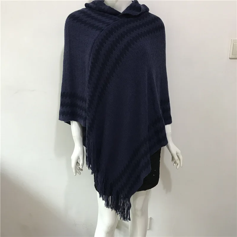 Рисунок 6 - Весенне-осенняя шаль с капюшоном