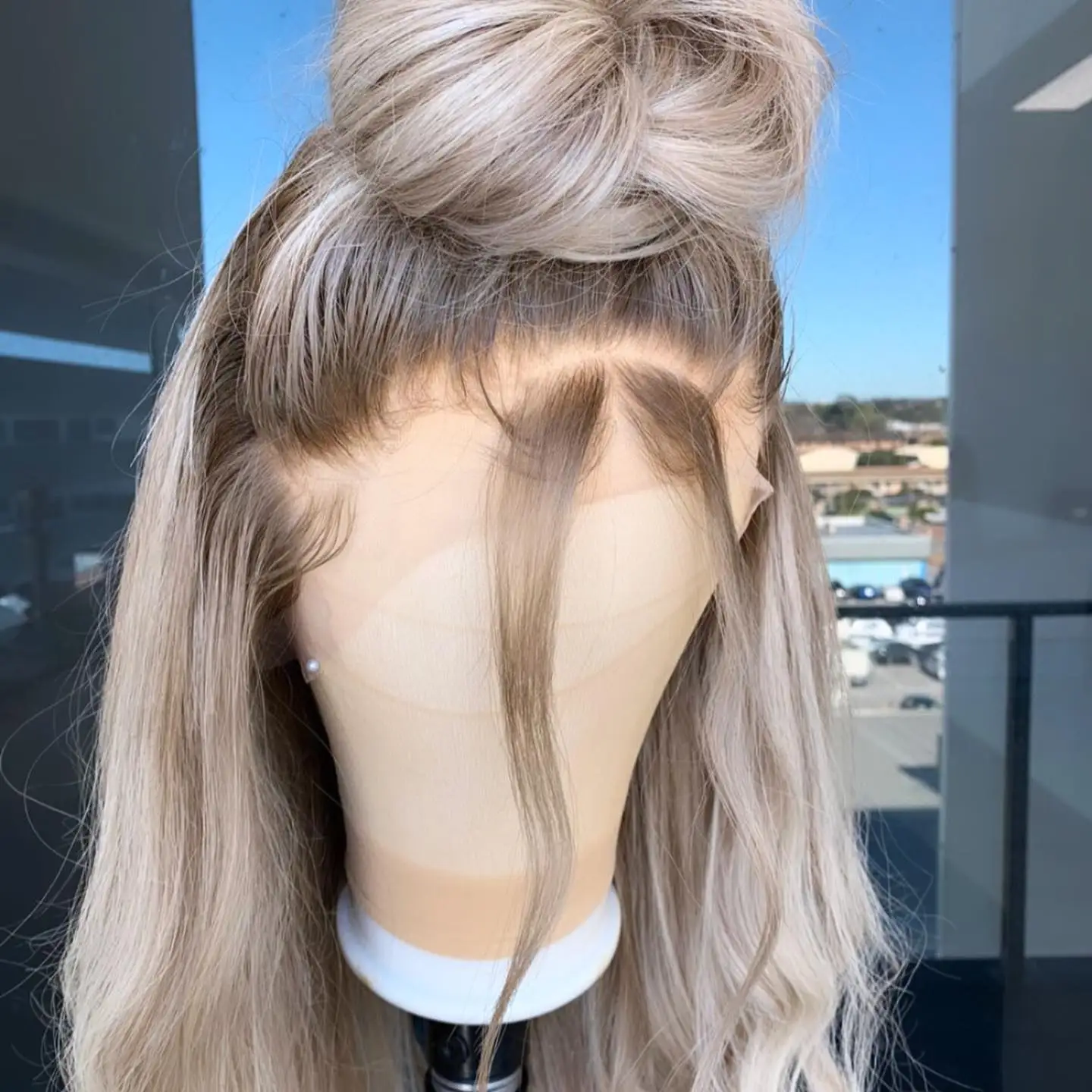 QW Ash Blonde Ombre Preplucked Glueless Body Wave Long Synthetic Hair Lace Front Wigs for Women Frontal Wig Cosplay Party