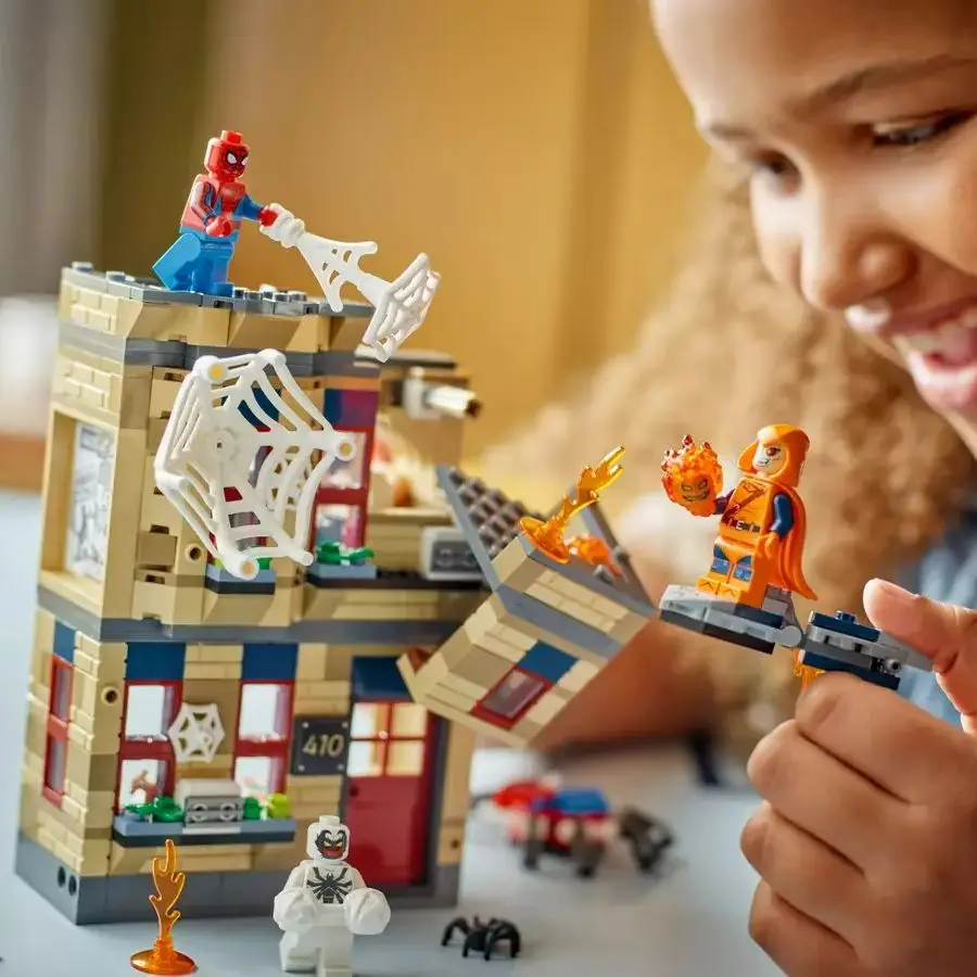 LEGO ® ❄ Marvel Spider-Man Apartamento de Peter Parker 76317 Brinquedo de  construção de super herói para crianças de 8 anos mais 394 peças -  AliExpress, image size:900x900