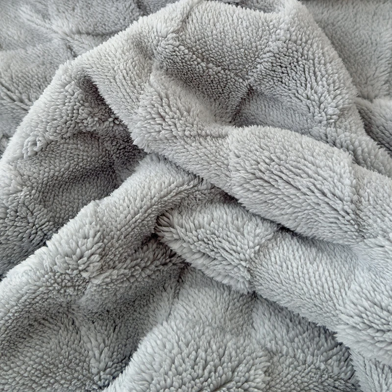 New Chessboard Getafu Cashmere Lamb Plush Blanket Thickened and Warm Multi functional Office Lunch Rest Blanket 3