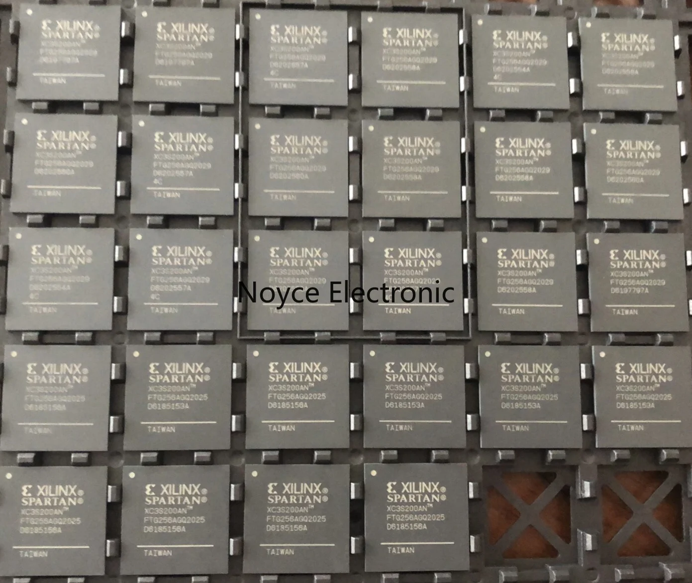 1pcs/New Original Genuine XC3S200AN-4FTG256C Embedded - FPGA Field Programmable Gate Array 1pcs lot xc6slx9 csg324 xc6slx9 bga324 embedded programmable ic chips