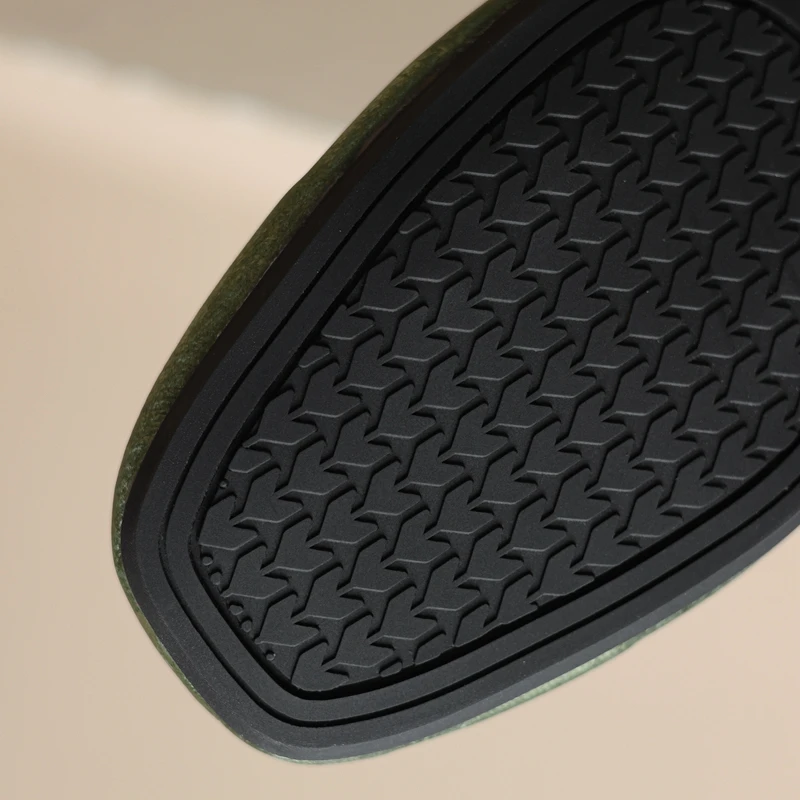 Women's new spring and autumn round head leather silk leather diamond inlaid metal accessories low heel large single shoes