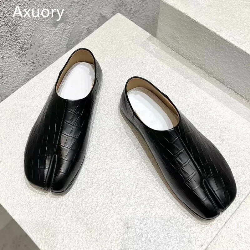 2023 New Split Toe Flat Shoes Solid Color Genuine Leather High Quality Minimalist Retro Style With Box Vacation Shoe