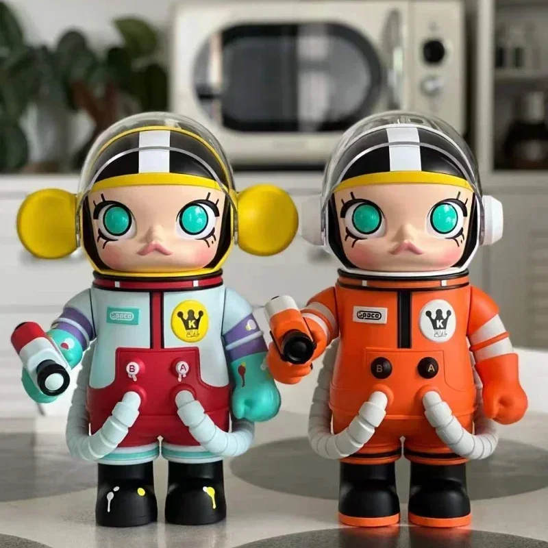 

Molly MEGA COLLECTION 400% SPACE MOLLY Little Painter Big Ear Doll Figure Toys Designer Toy Home Decoration