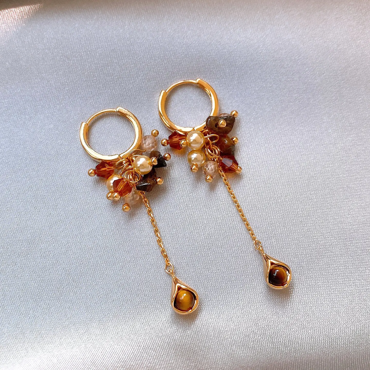 Trendige unregelmäßige künstliche Kristall-Tigerauge-Stein-Anhänger-Ohrringe, 2026, neues Luxus-Accessoire für Damen, modischer Ohrschmuck – Detail 6