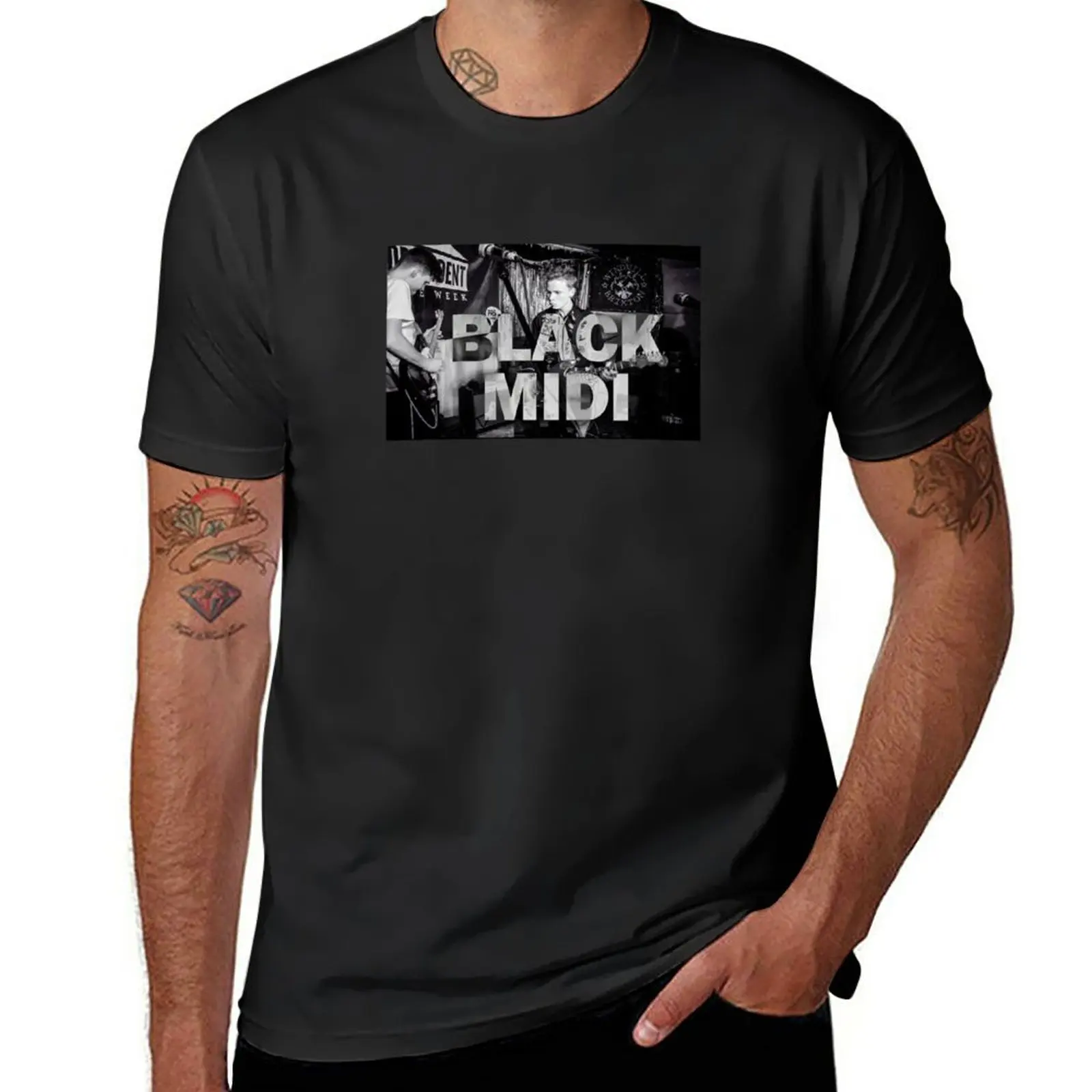 

New Black midi T-Shirt Aesthetic clothing tees Men's t-shirts