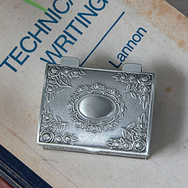1PCS Retro Metal Holy Grail Saint Benedict Guadalupe Rosary Necklace Metal Boxes Religious Jewelry Packing Case Gift