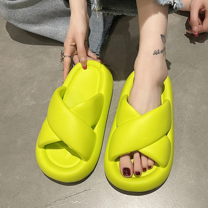 

Cross Strap Thick Platform Slippers Women Summer Beach Cloud Slippers Sandals Woman Soft Sole Eva Home Slides Tenis Feminino