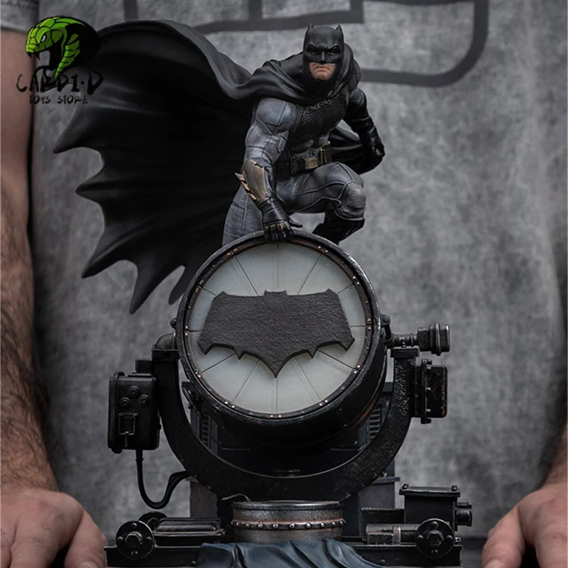 

Фигурка Бэтмена Zack Snyder из аниме «Лига Справедливости», фигурка из ПВХ, настольное украшение, подарок на день рождения, оригинал
