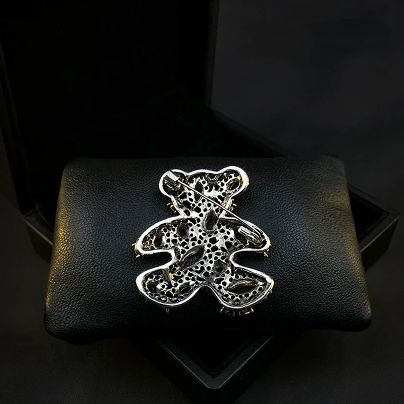 High-end Vintage Bear Cartoon Brooch for Women Suit Exquisite Luxury Brooch Personality Rhinestone Jewelry Accessories Pin Gifts