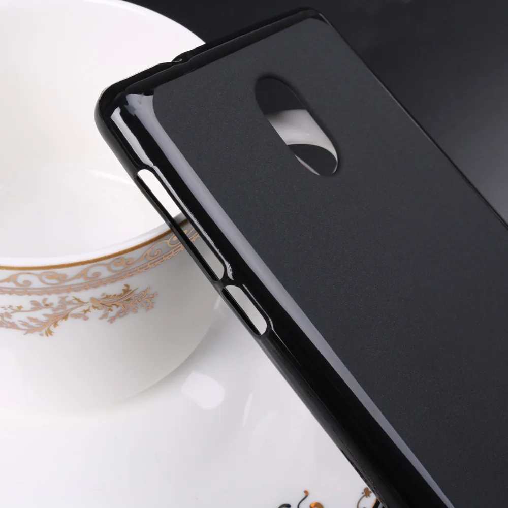Durable Soft TPU Protective Phone Case - Sleek Back Cover Design