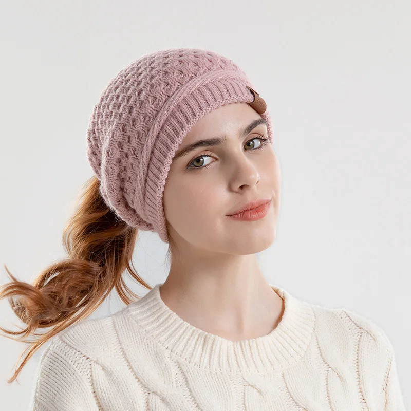 Cappello lavorato a maglia allentato e caldo con coda di cavallo da donna nuova con berretto in tinta unita con foro, protezione per le orecchie comoda per la casa all'aperto_voghion.com